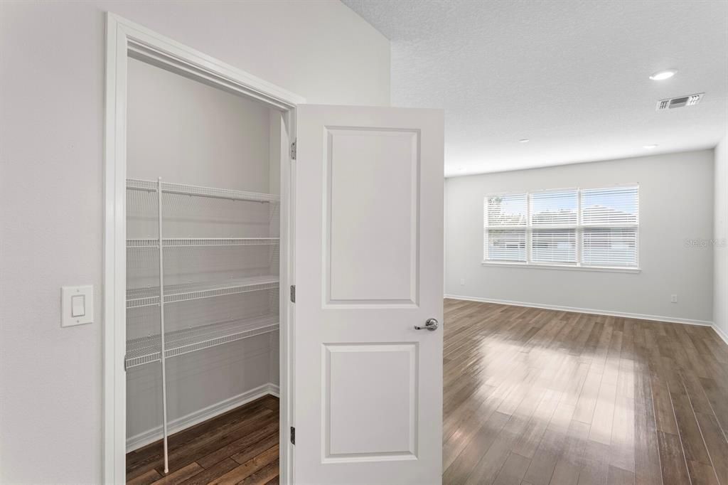 En Venta: $450,000 (3 camas, 2 baños, 1844 Pies cuadrados)