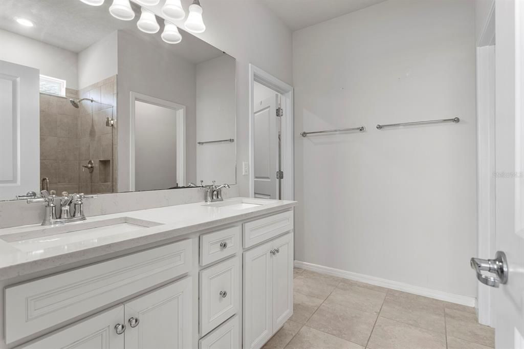 En Venta: $450,000 (3 camas, 2 baños, 1844 Pies cuadrados)