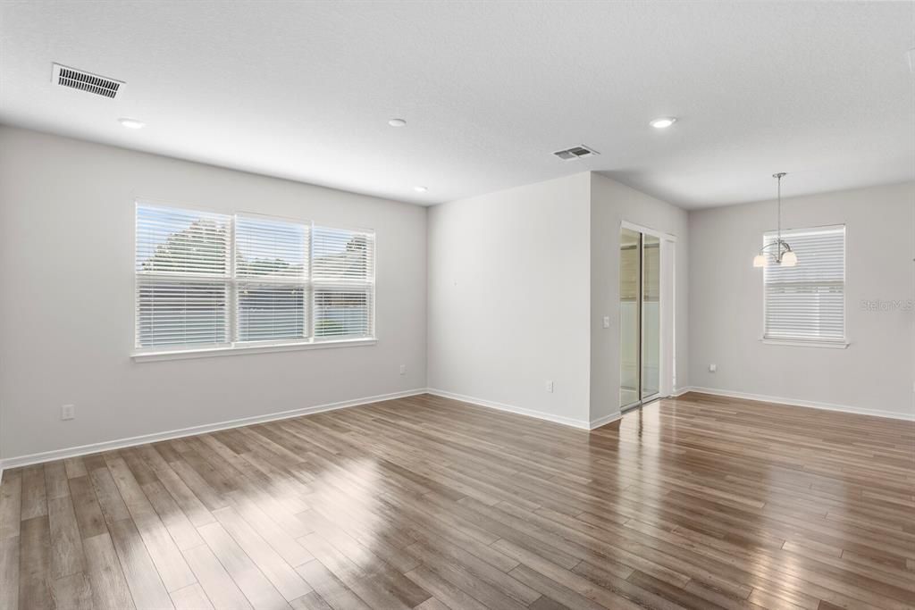 En Venta: $450,000 (3 camas, 2 baños, 1844 Pies cuadrados)