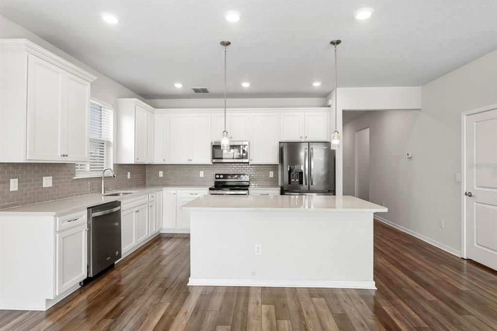 En Venta: $450,000 (3 camas, 2 baños, 1844 Pies cuadrados)