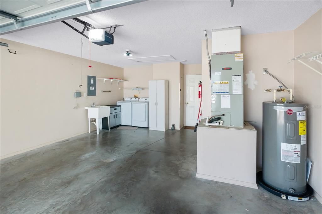 Activo con contrato: $229,000 (2 camas, 2 baños, 1121 Pies cuadrados)