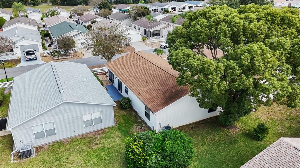 Activo con contrato: $229,000 (2 camas, 2 baños, 1121 Pies cuadrados)