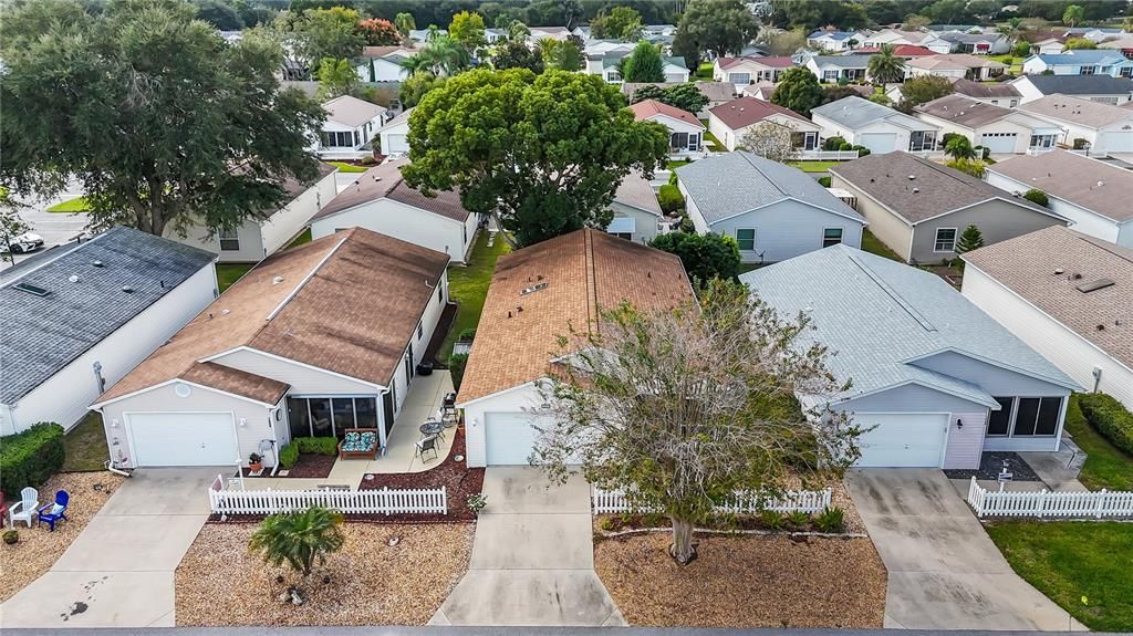 Activo con contrato: $229,000 (2 camas, 2 baños, 1121 Pies cuadrados)