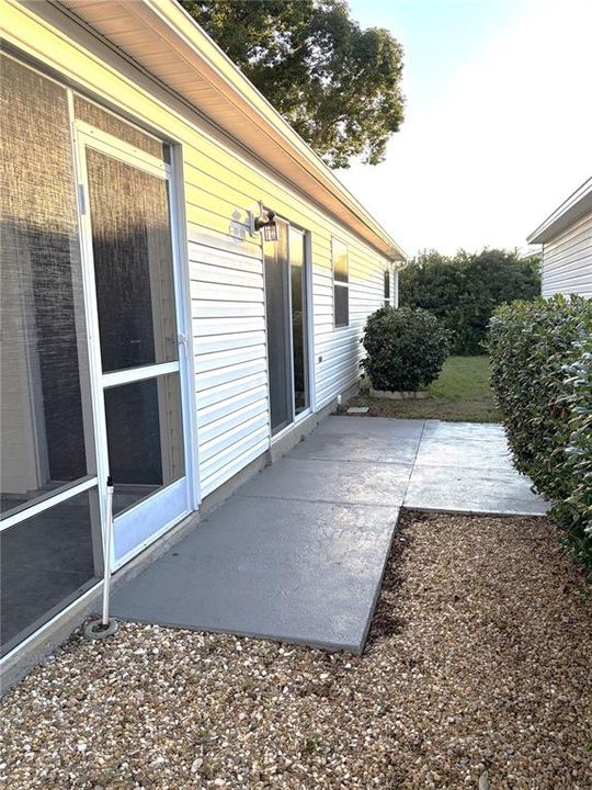 Activo con contrato: $229,000 (2 camas, 2 baños, 1121 Pies cuadrados)