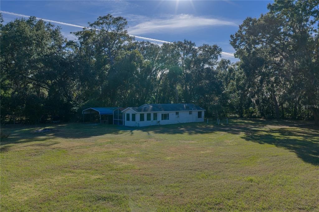 合同活跃: $285,000 (1 贝兹, 1 浴室, 996 平方英尺)