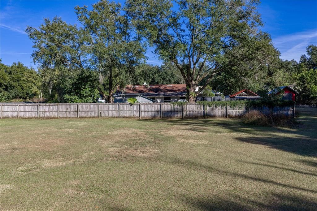 合同活跃: $285,000 (1 贝兹, 1 浴室, 996 平方英尺)