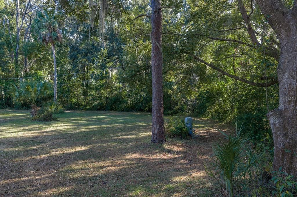 合同活跃: $285,000 (1 贝兹, 1 浴室, 996 平方英尺)