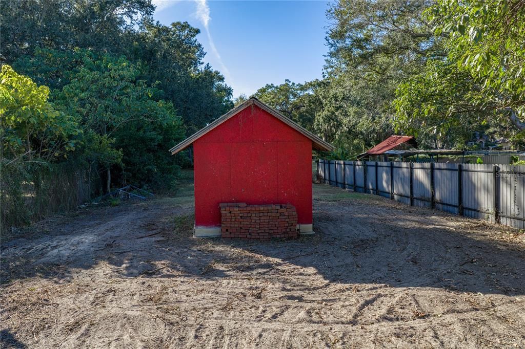 合同活跃: $285,000 (1 贝兹, 1 浴室, 996 平方英尺)