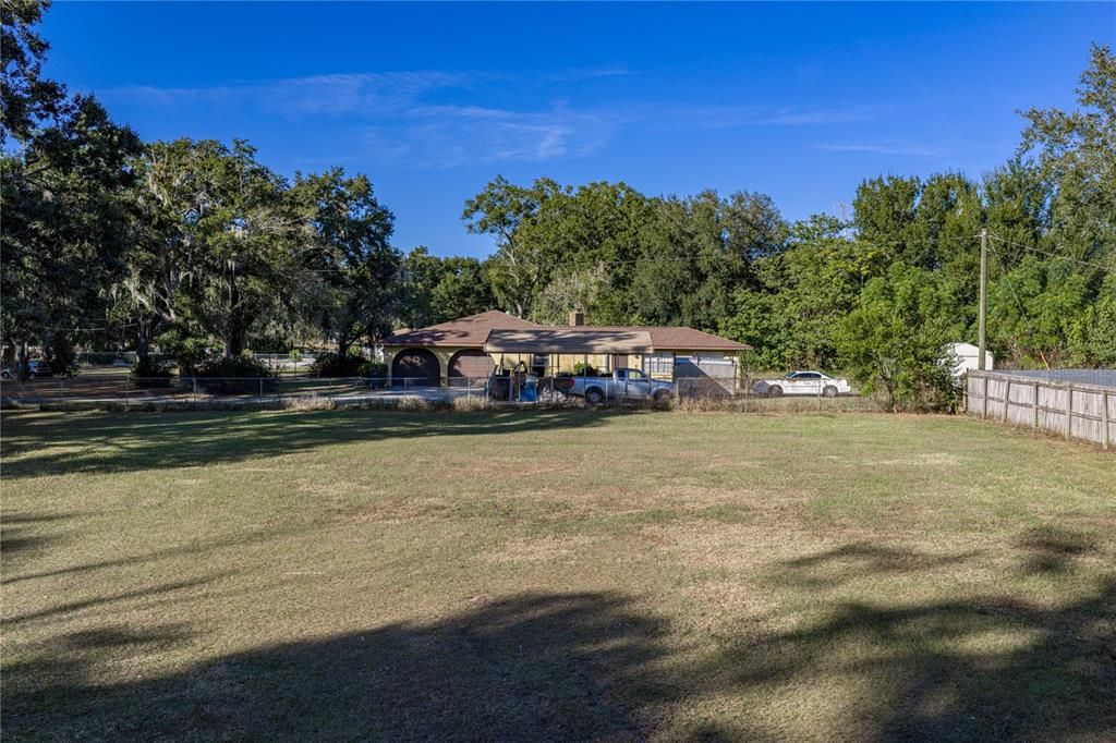 合同活跃: $285,000 (1 贝兹, 1 浴室, 996 平方英尺)