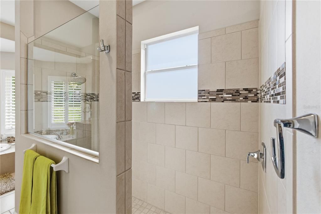 For Sale: $887,000 (4 beds, 3 baths, 2629 Square Feet)