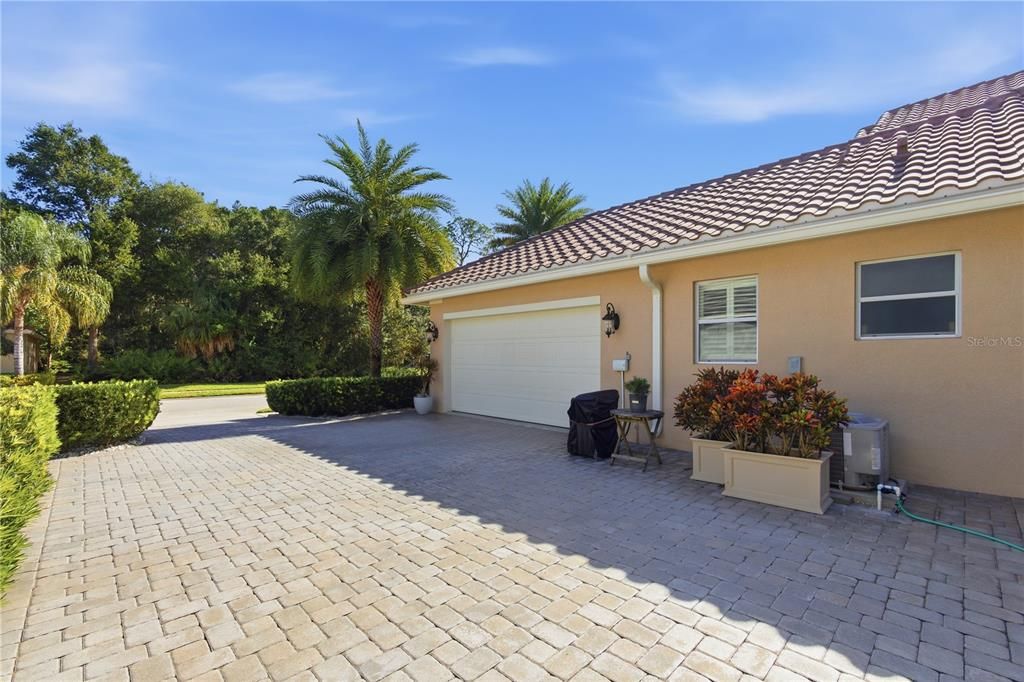 For Sale: $887,000 (4 beds, 3 baths, 2629 Square Feet)