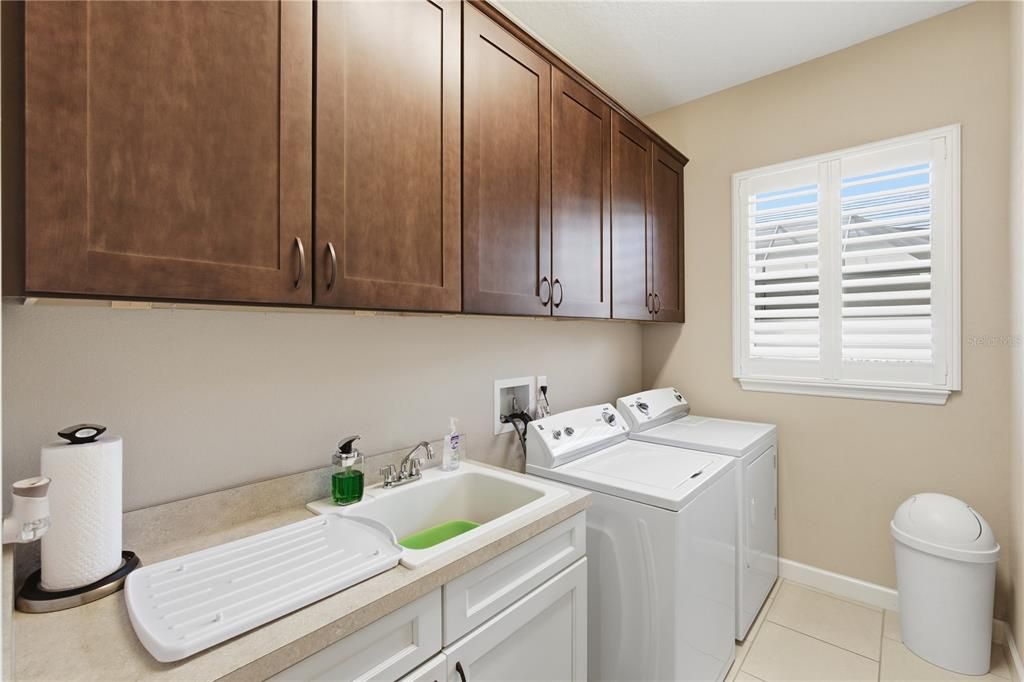 For Sale: $887,000 (4 beds, 3 baths, 2629 Square Feet)