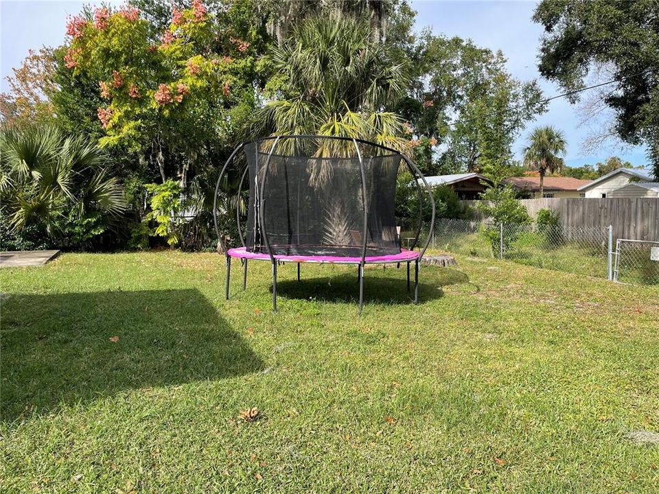 For Sale: $238,000 (2 beds, 1 baths, 1232 Square Feet)