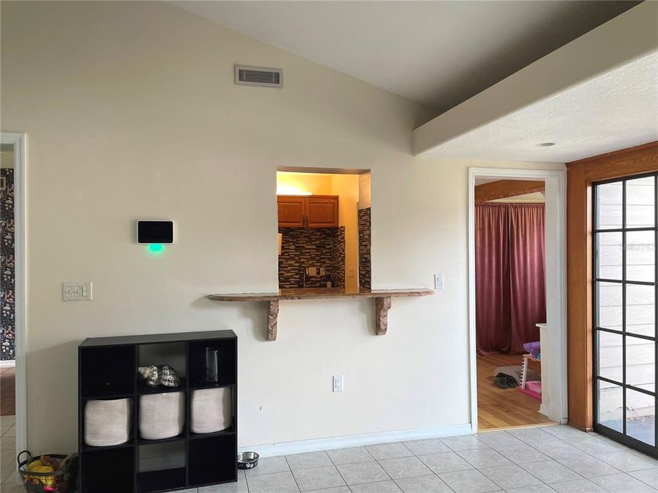 For Sale: $238,000 (2 beds, 1 baths, 1232 Square Feet)