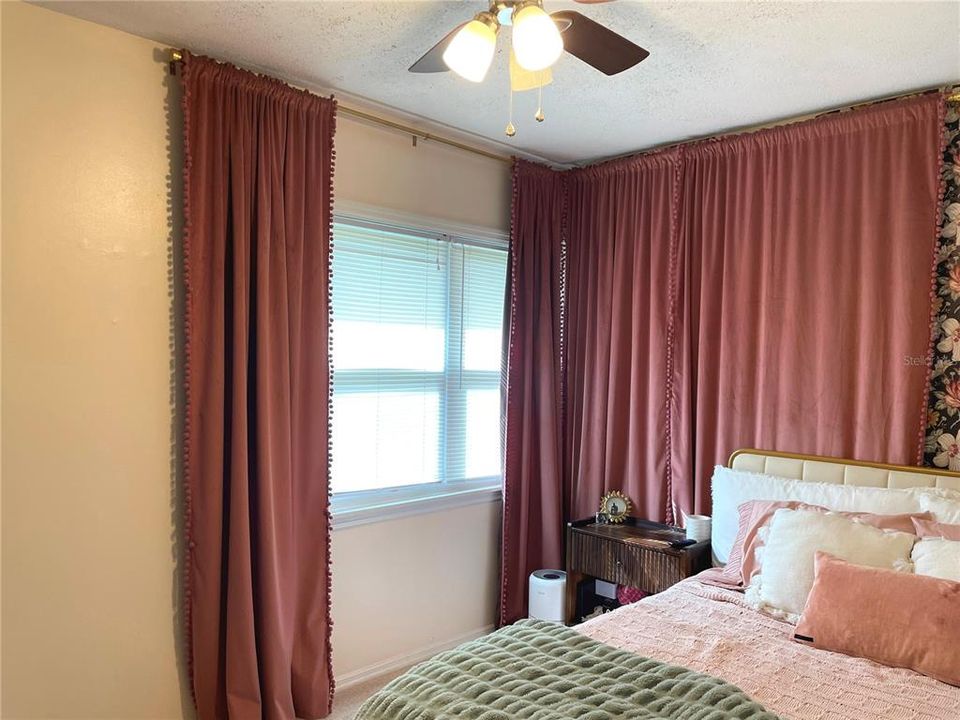 For Sale: $238,000 (2 beds, 1 baths, 1232 Square Feet)