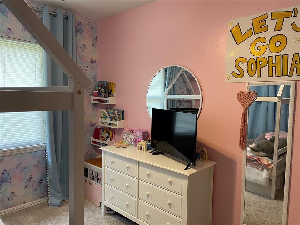 For Sale: $238,000 (2 beds, 1 baths, 1232 Square Feet)