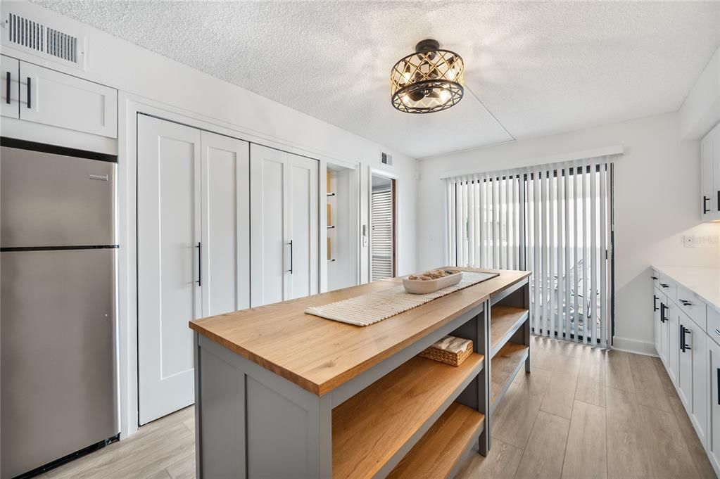 На продажу: $1,100,000 (2 спален, 2 ванн, 1536 Квадратных фут)