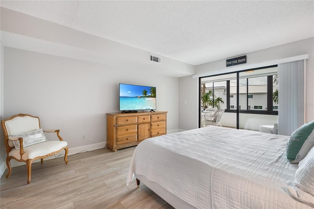 На продажу: $1,100,000 (2 спален, 2 ванн, 1536 Квадратных фут)