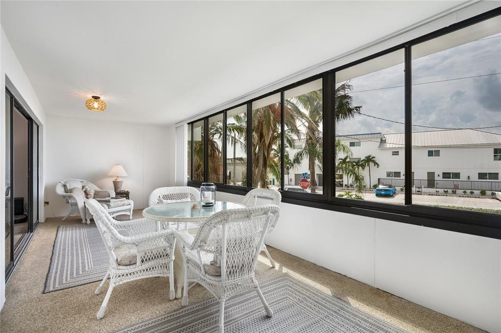 На продажу: $1,100,000 (2 спален, 2 ванн, 1536 Квадратных фут)