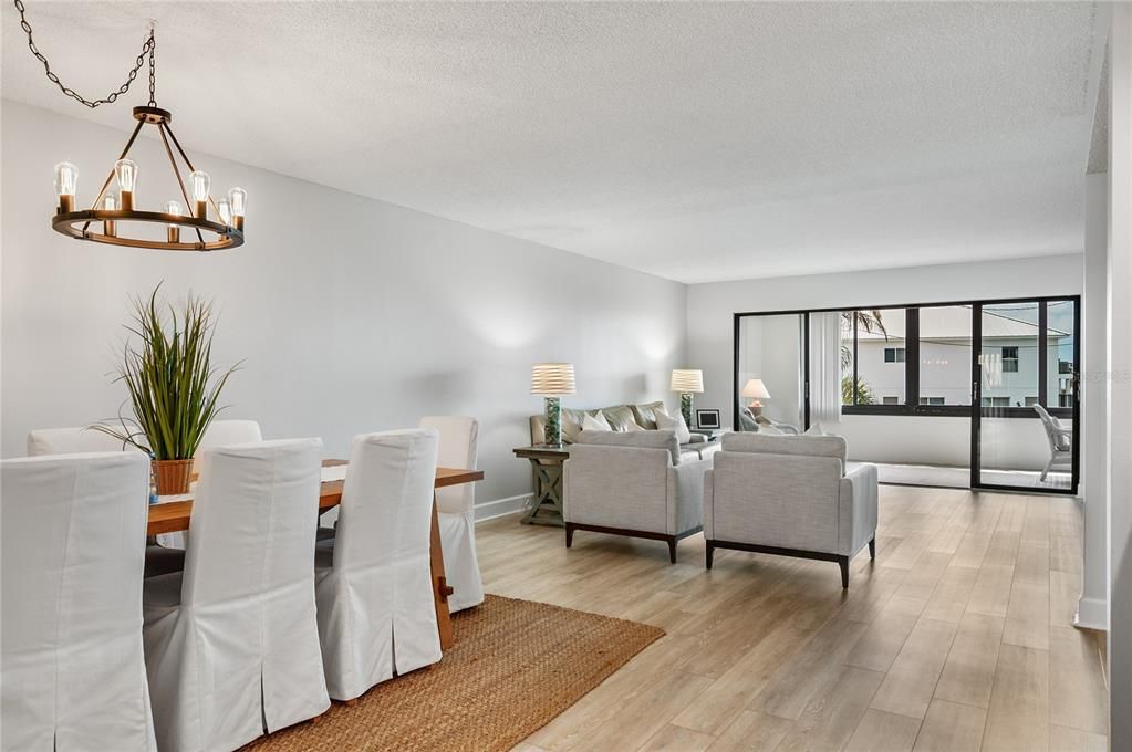 На продажу: $1,100,000 (2 спален, 2 ванн, 1536 Квадратных фут)