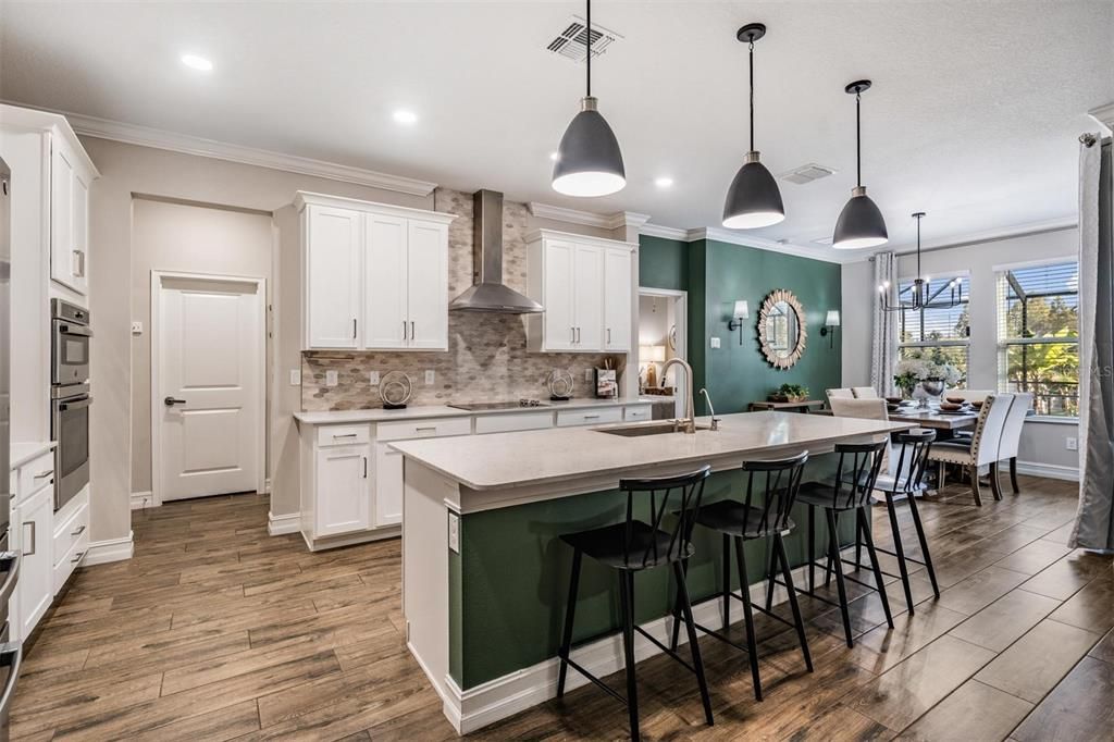 For Sale: $729,900 (5 beds, 4 baths, 3231 Square Feet)