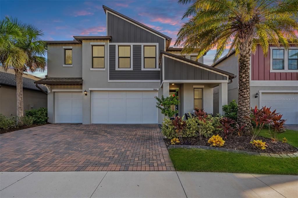 For Sale: $729,900 (5 beds, 4 baths, 3231 Square Feet)