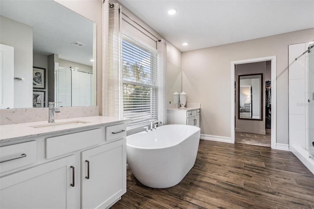 For Sale: $729,900 (5 beds, 4 baths, 3231 Square Feet)