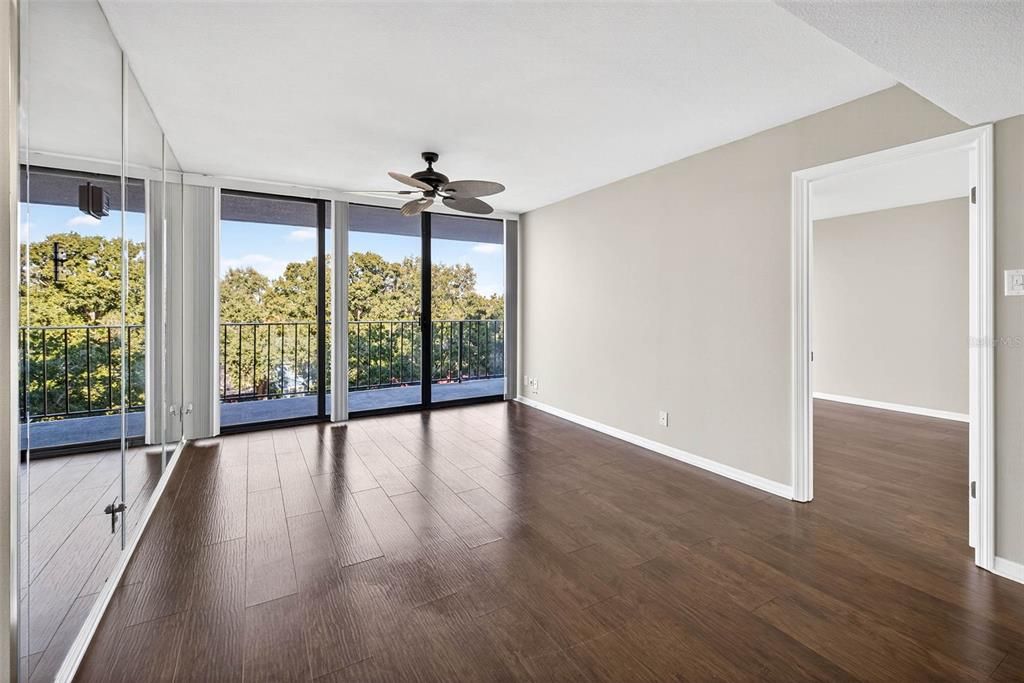 En Venta: $295,000 (2 camas, 2 baños, 1032 Pies cuadrados)