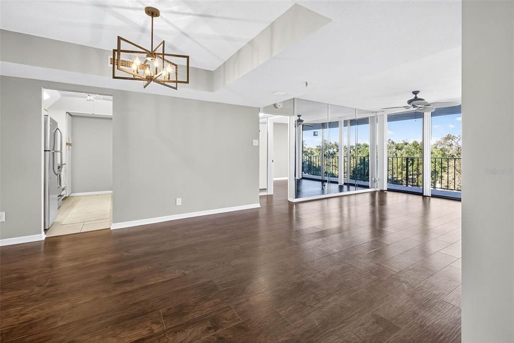 En Venta: $295,000 (2 camas, 2 baños, 1032 Pies cuadrados)