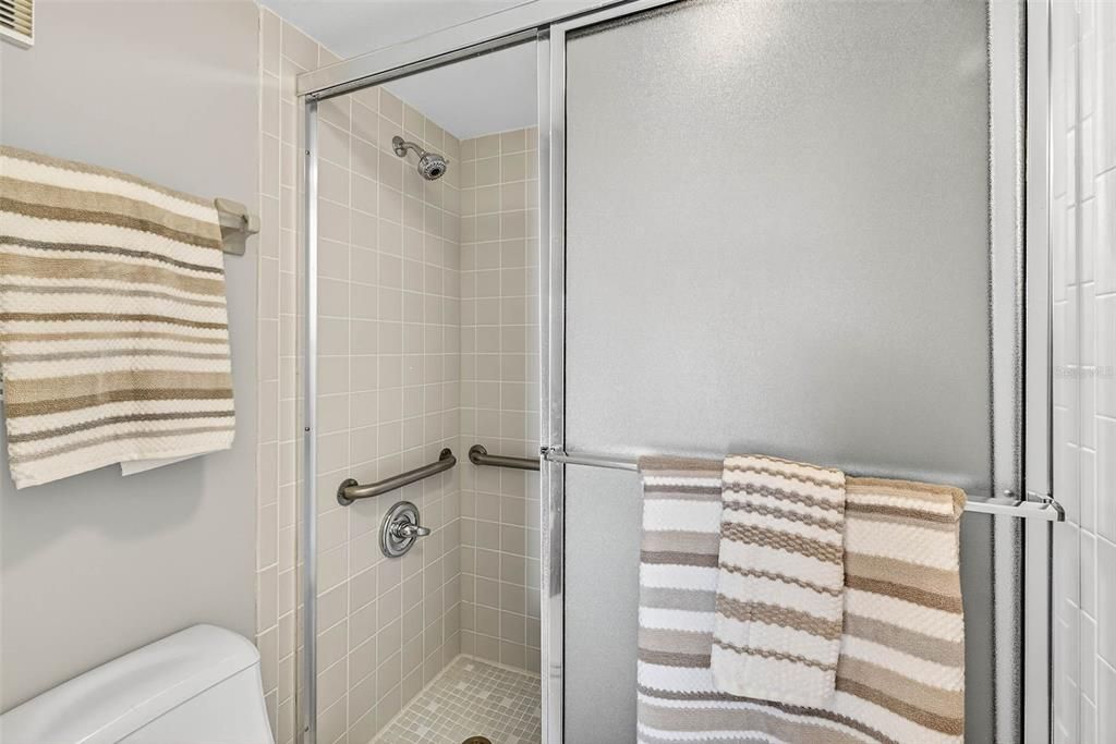 En Venta: $295,000 (2 camas, 2 baños, 1032 Pies cuadrados)