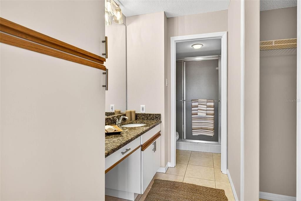 En Venta: $295,000 (2 camas, 2 baños, 1032 Pies cuadrados)