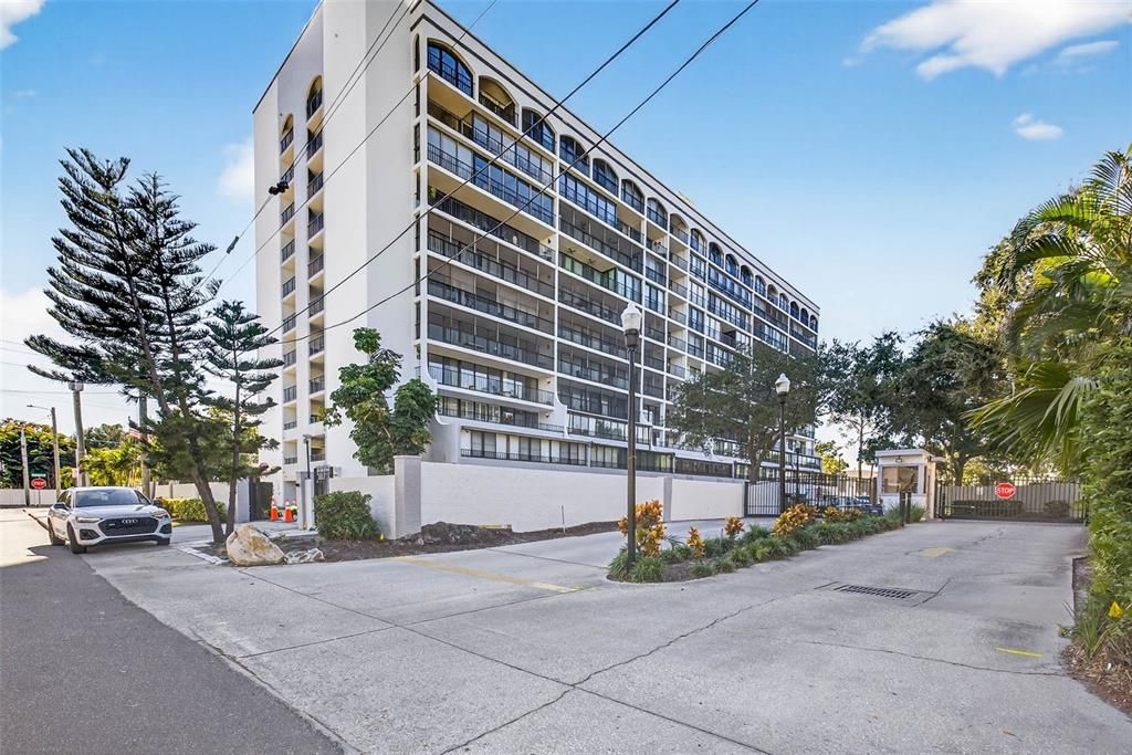 En Venta: $295,000 (2 camas, 2 baños, 1032 Pies cuadrados)