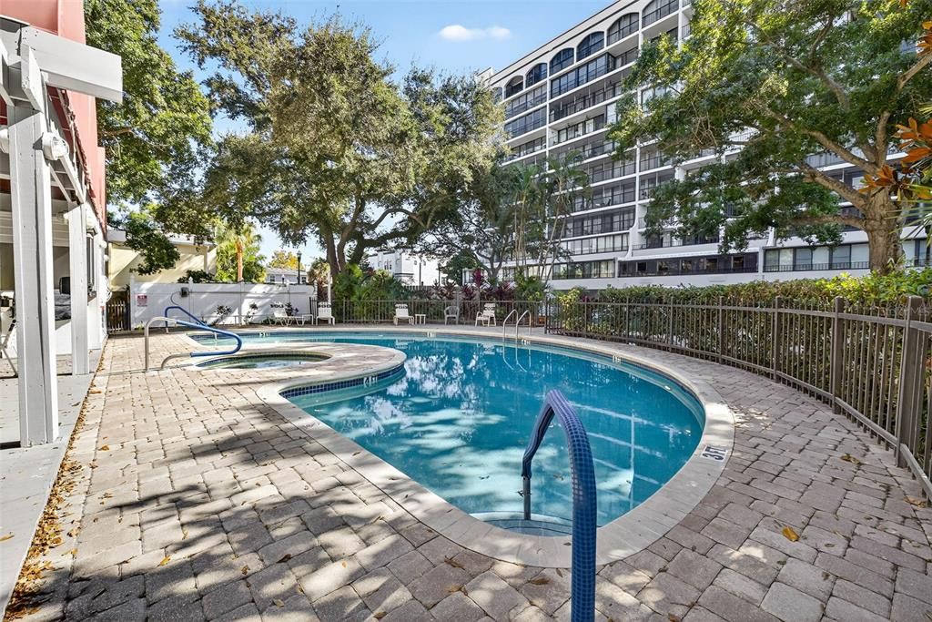 En Venta: $295,000 (2 camas, 2 baños, 1032 Pies cuadrados)