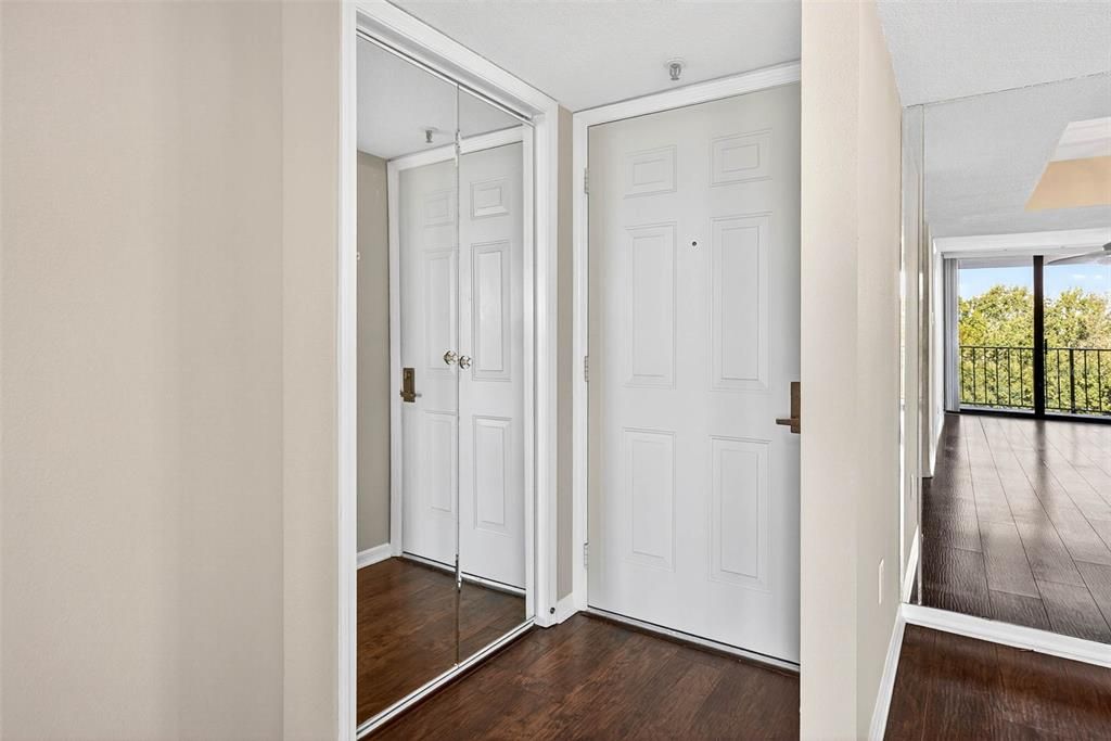 En Venta: $295,000 (2 camas, 2 baños, 1032 Pies cuadrados)