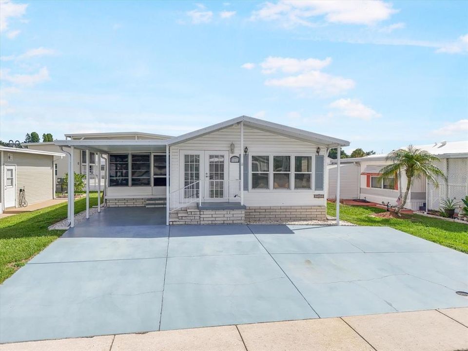 出租: $1,400 (2 贝兹, 2 浴室, 778 平方英尺)