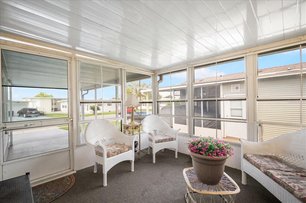 出租: $1,400 (2 贝兹, 2 浴室, 778 平方英尺)