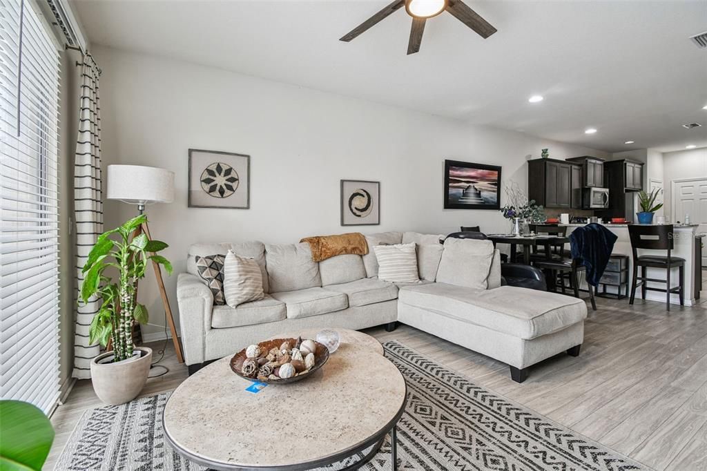 En Venta: $220,000 (2 camas, 2 baños, 1588 Pies cuadrados)