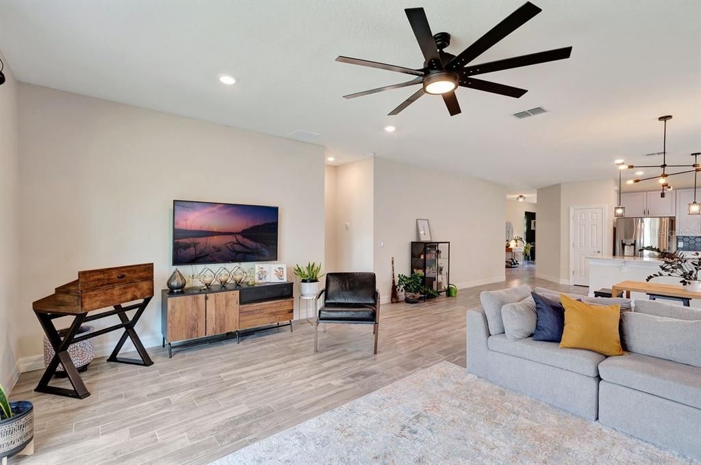 В аренду: $3,000 (3 спален, 2 ванн, 2144 Квадратных фут)