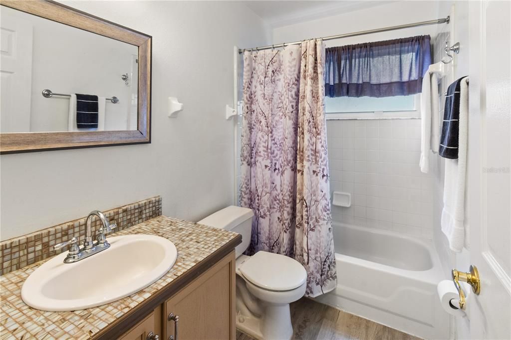 Под контрактом: $317,000 (3 спален, 2 ванн, 1262 Квадратных фут)