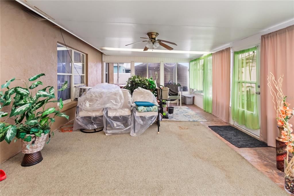 Под контрактом: $317,000 (3 спален, 2 ванн, 1262 Квадратных фут)