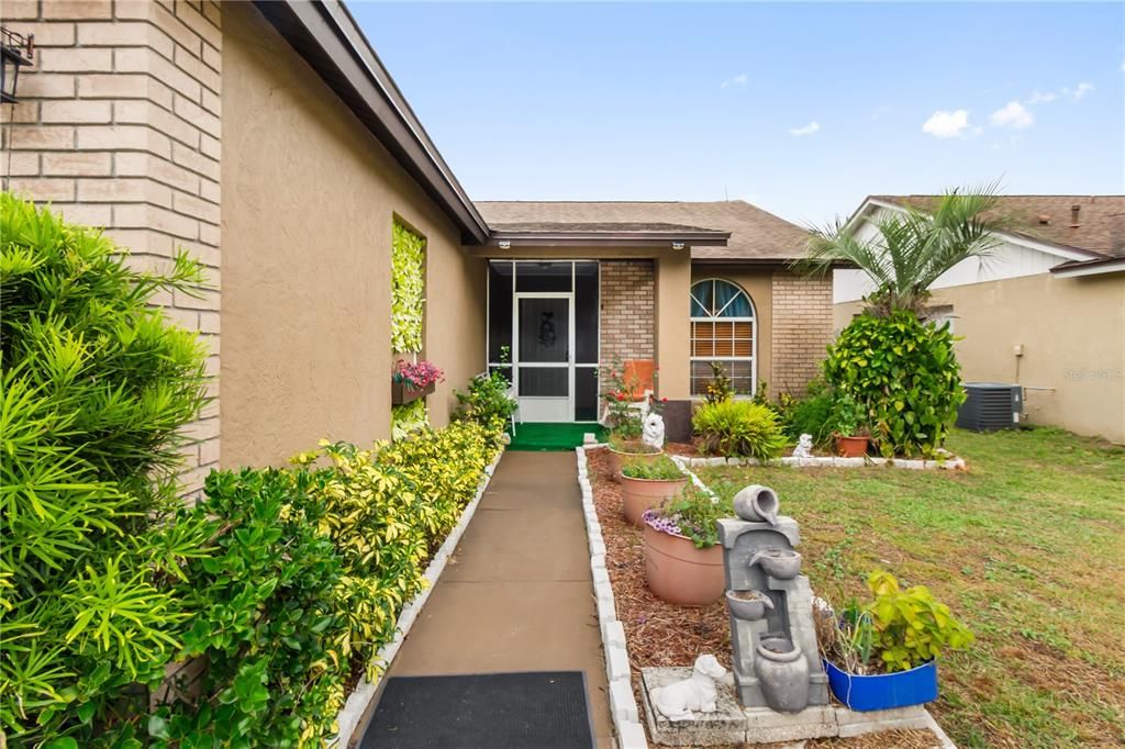 Под контрактом: $317,000 (3 спален, 2 ванн, 1262 Квадратных фут)