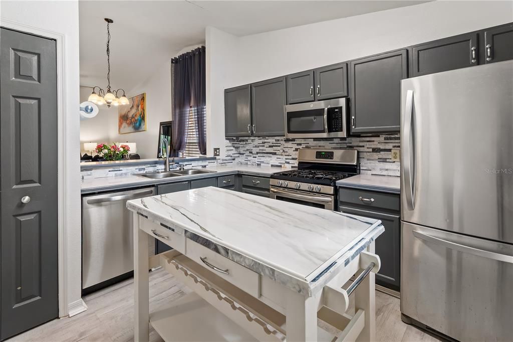 Под контрактом: $317,000 (3 спален, 2 ванн, 1262 Квадратных фут)