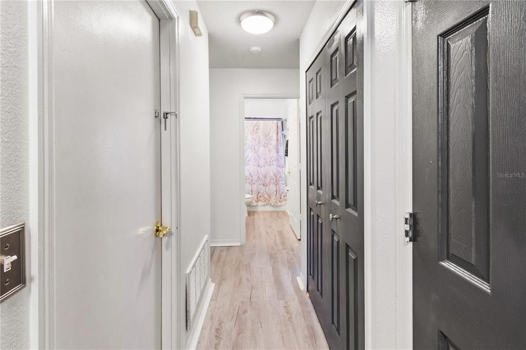 Под контрактом: $317,000 (3 спален, 2 ванн, 1262 Квадратных фут)