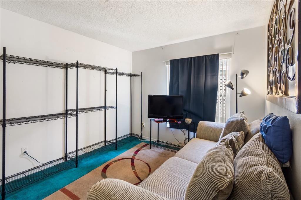 Под контрактом: $317,000 (3 спален, 2 ванн, 1262 Квадратных фут)