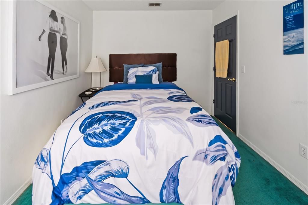 Под контрактом: $317,000 (3 спален, 2 ванн, 1262 Квадратных фут)