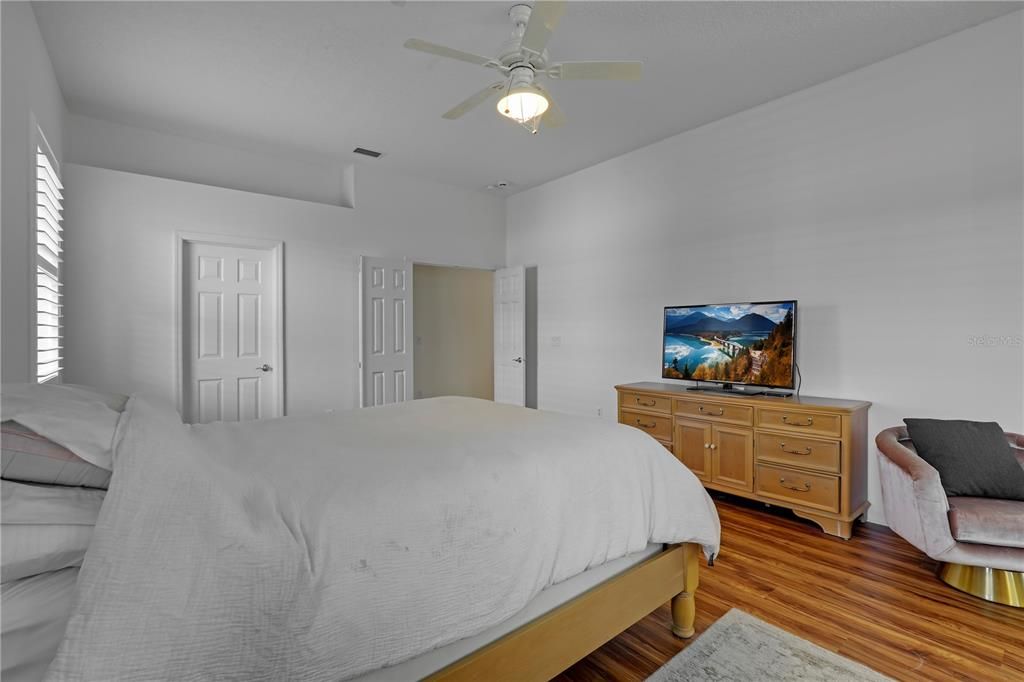 For Sale: $570,000 (3 beds, 2 baths, 2456 Square Feet)