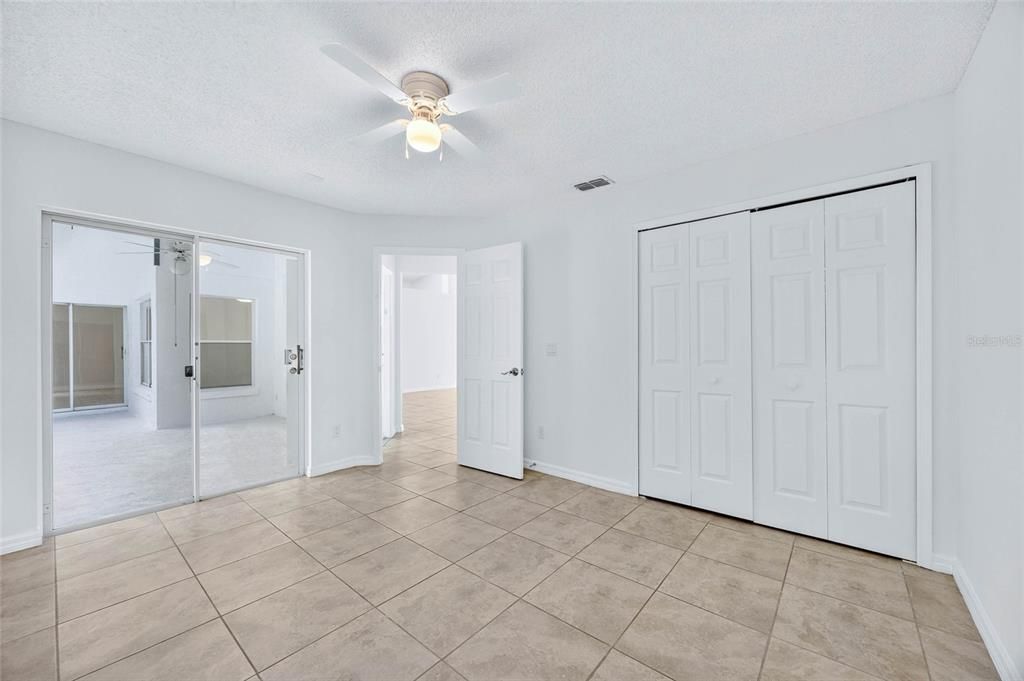 合同活跃: $375,000 (3 贝兹, 2 浴室, 1547 平方英尺)