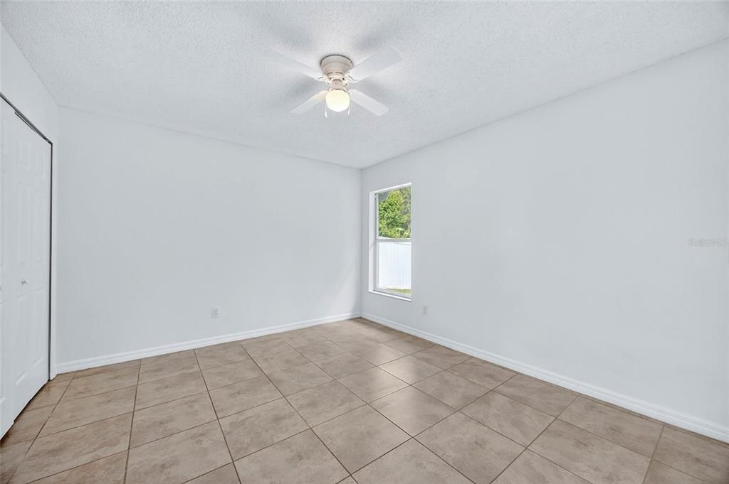 合同活跃: $375,000 (3 贝兹, 2 浴室, 1547 平方英尺)