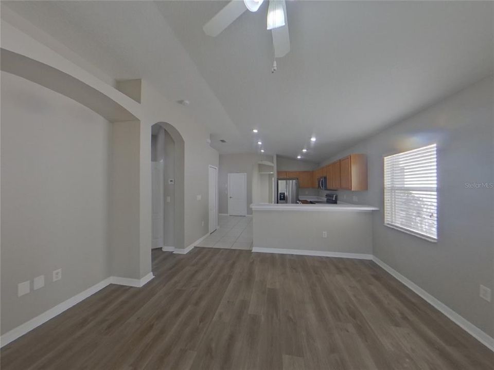 For Rent: $2,229 (3 beds, 2 baths, 1406 Square Feet)