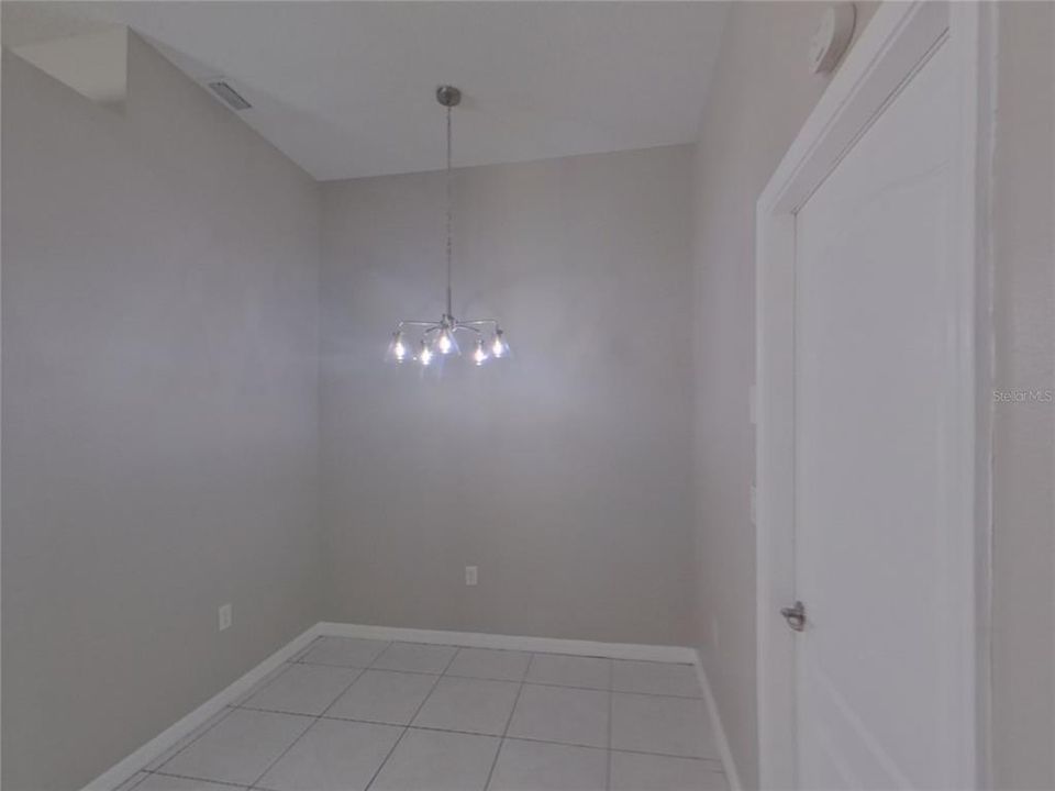 For Rent: $2,229 (3 beds, 2 baths, 1406 Square Feet)